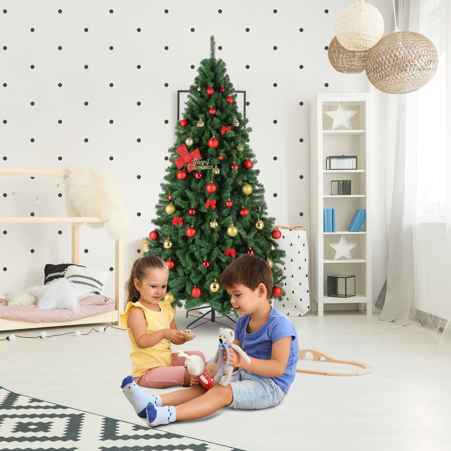 Artificial Christmas tree with 1100 branch tips, collapsible stand, metal hinges, and easy-to-assemble, green tree for home office, shop, party decoration.