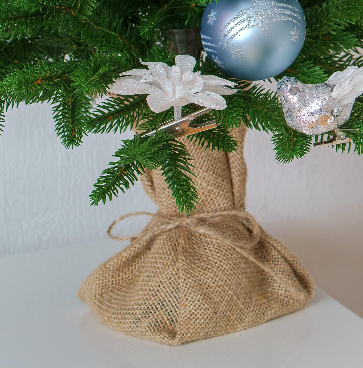 EveXmas- Onyx -65cm- High-quality artificial small Christmas tree – Easy to assemble Beautiful tree tips made of 100% PE injection moulding - Very natural looking tree