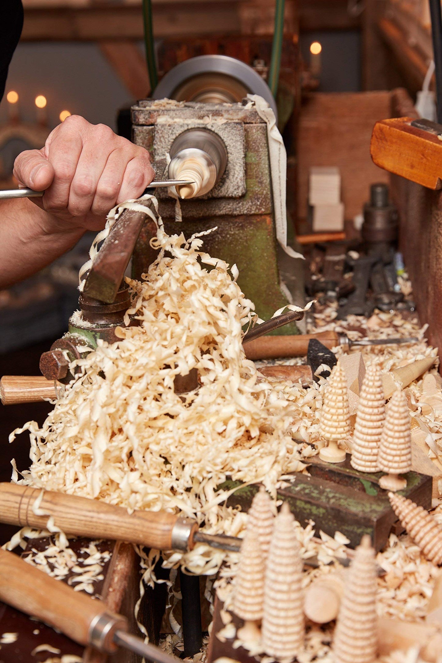Table pyramid - tealight pyramid with Seiffen church - Genuine Erzgebirge® 1810