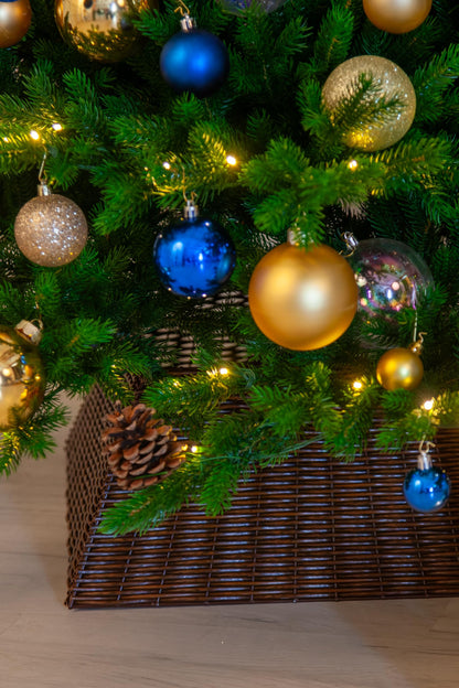 Altair series artificial Christmas tree made of 100% die-cast.