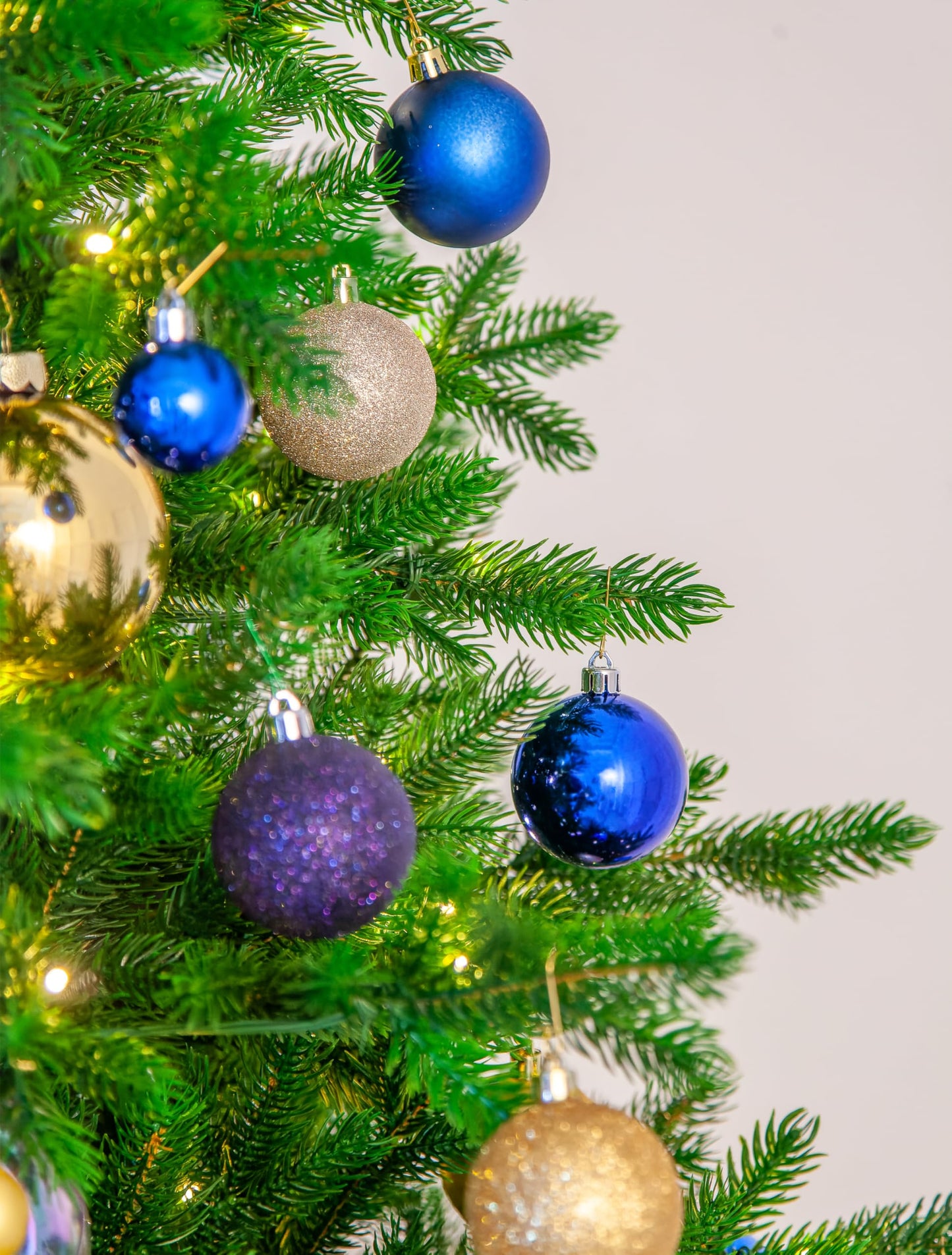 Altair series artificial Christmas tree made of 100% die-cast.