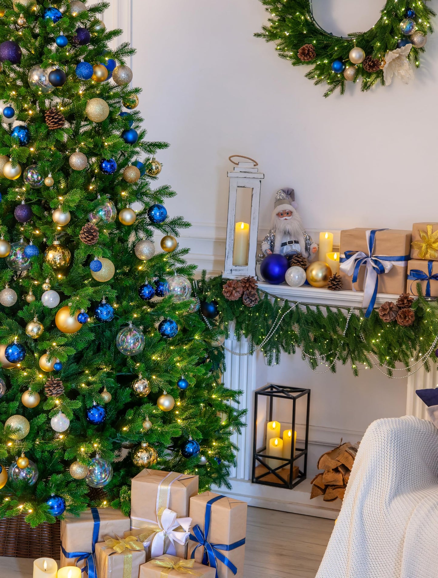 Altair series artificial Christmas tree made of 100% die-cast.