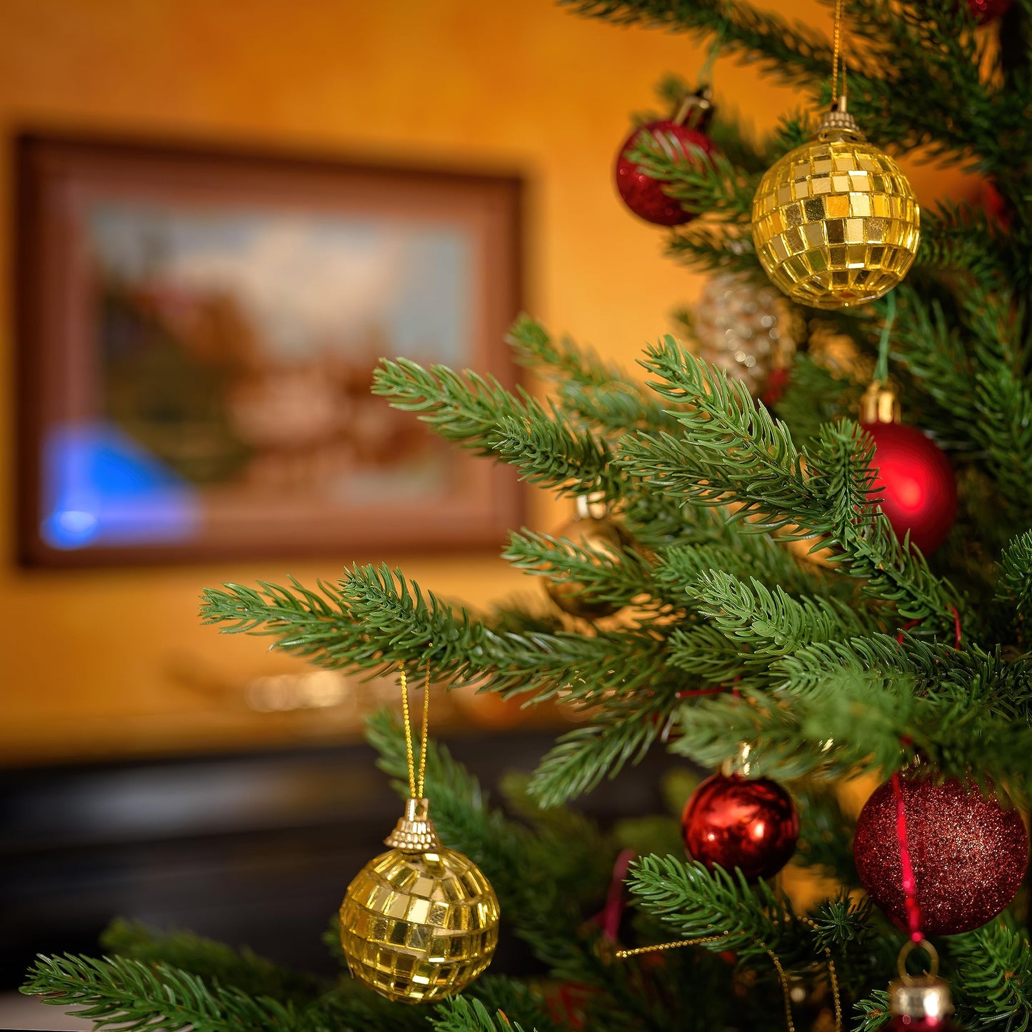 EveXmas- Onyx- 85cm- High-quality artificial Christmas tree- Easy to assemble Beautiful tree tips made from 100% PE injection moulding- Very natural looking tree